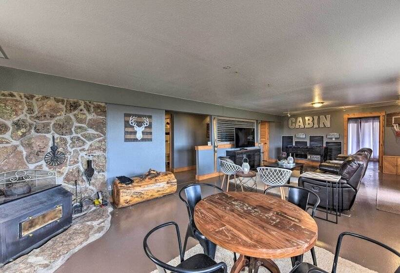 Secluded Mountain Retreat W/ Views On 45 Acres!