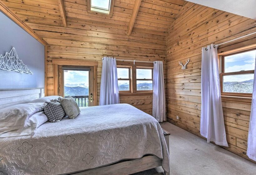 Secluded Mountain Retreat W/ Views On 45 Acres!