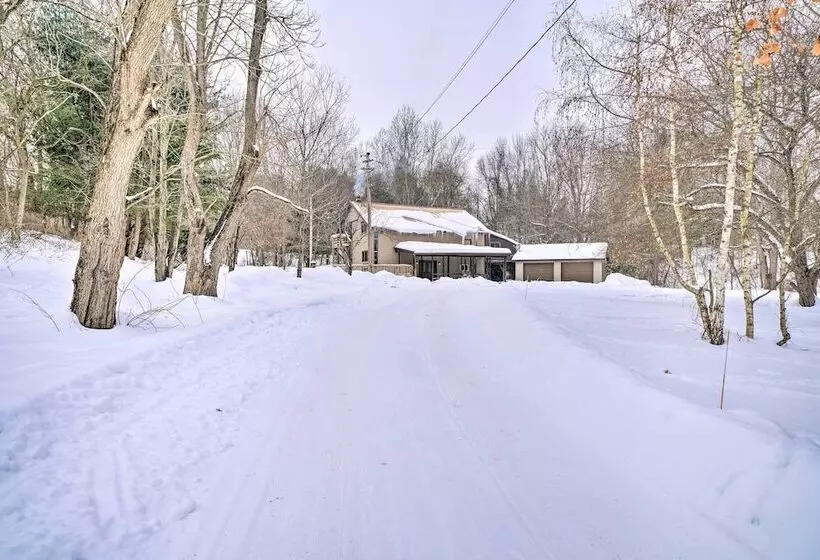 Country Escape W/ Fire Pit Near French Creek!