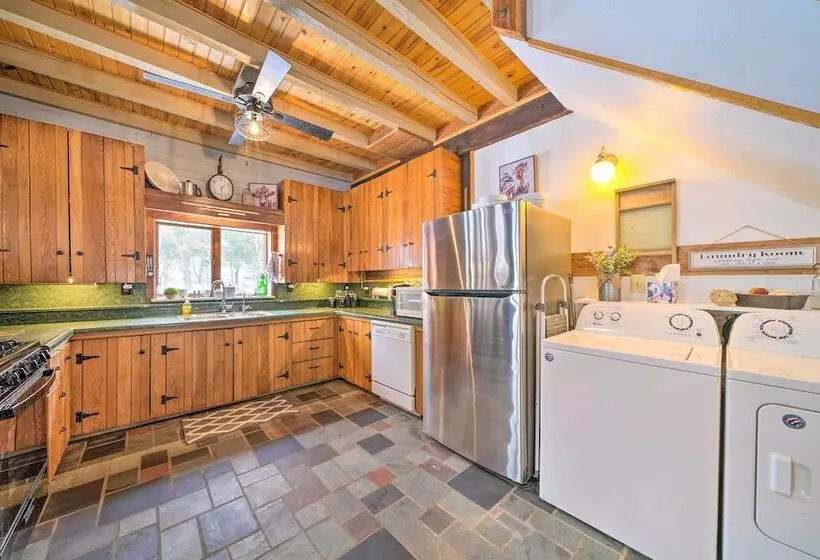 Country Escape W/ Fire Pit Near French Creek!