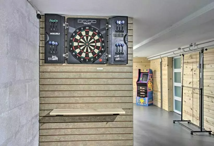 Cozy Getaway: 5 Miles To Duluth & Lake Superior!