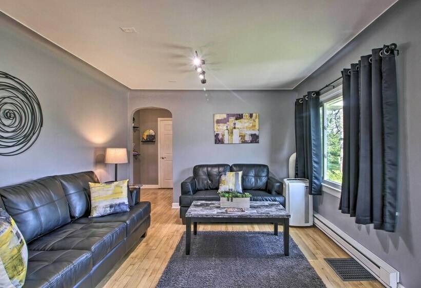 Cozy Getaway: 5 Miles To Duluth & Lake Superior!