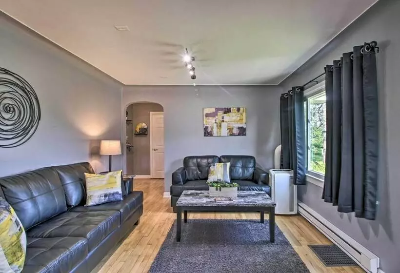 Cozy Getaway: 5 Miles To Duluth & Lake Superior!