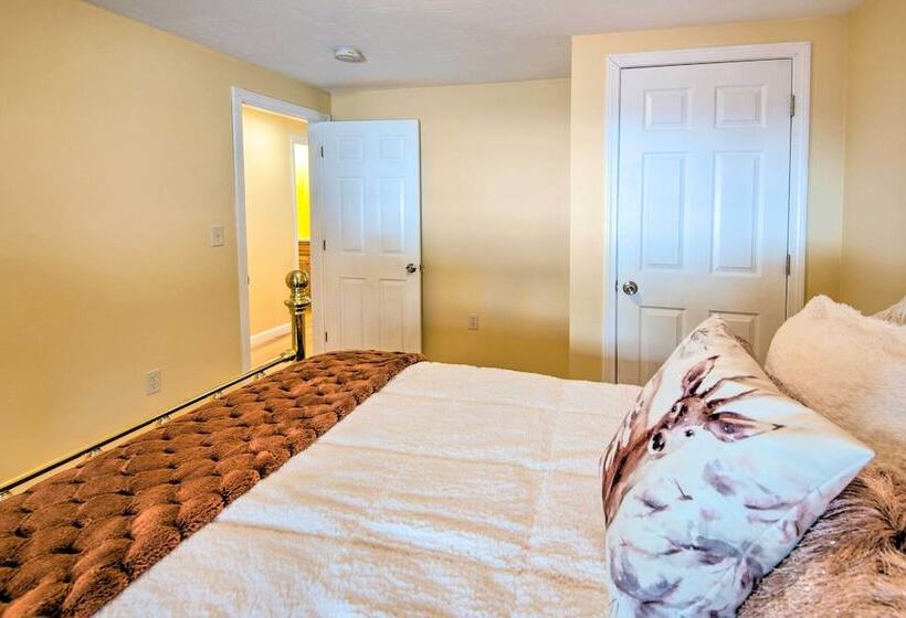 Cozy White Mtn Hideaway ~ 4 Mi To Hiking & Skiing!