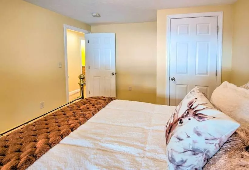 Cozy White Mtn Hideaway ~ 4 Mi To Hiking & Skiing!
