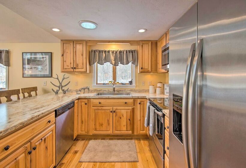 Cozy White Mtn Hideaway ~ 4 Mi To Hiking & Skiing!