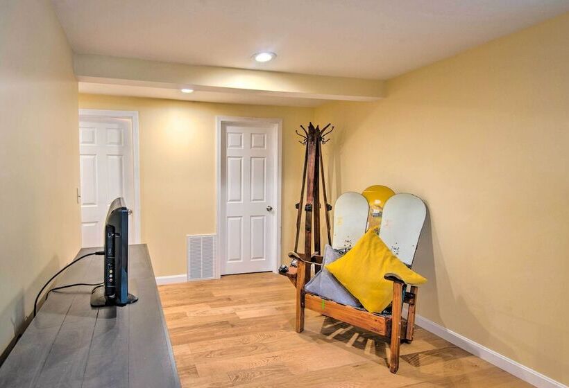 Cozy White Mtn Hideaway ~ 4 Mi To Hiking & Skiing!