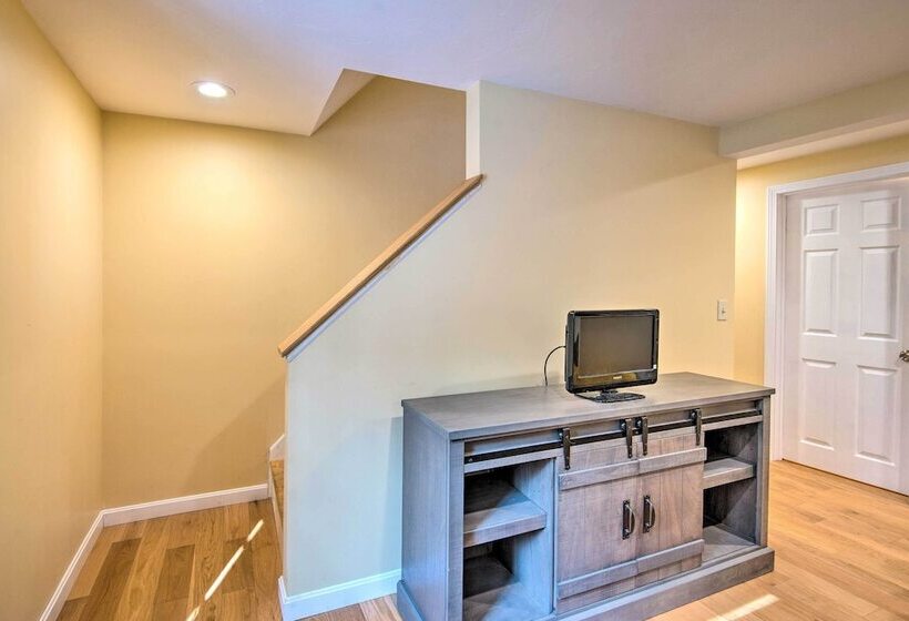 Cozy White Mtn Hideaway ~ 4 Mi To Hiking & Skiing!