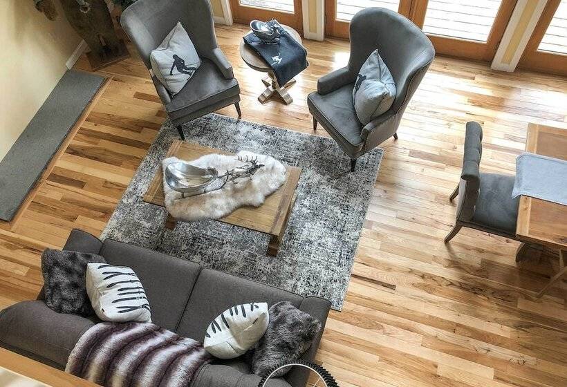 Cozy White Mtn Hideaway ~ 4 Mi To Hiking & Skiing!