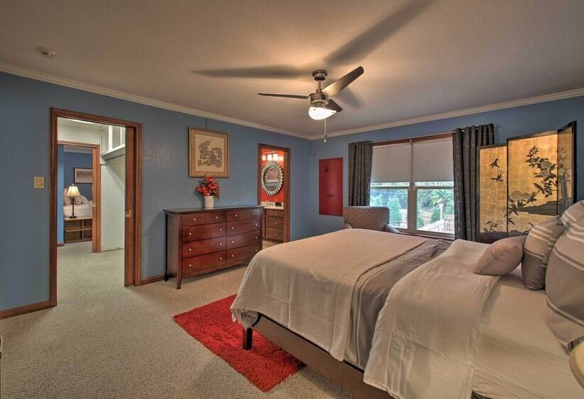 Expansive Hot Springs Retreat W/ Pool Near Casino!