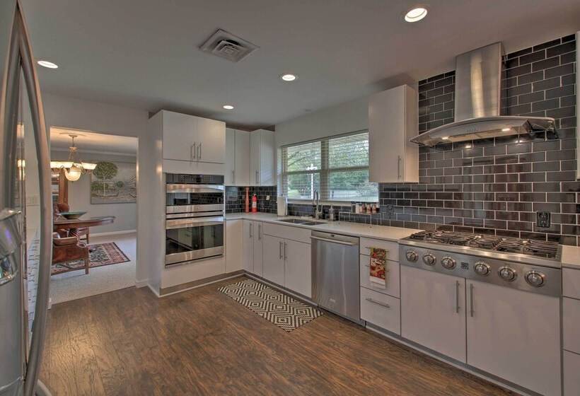 Expansive Hot Springs Retreat W/ Pool Near Casino!