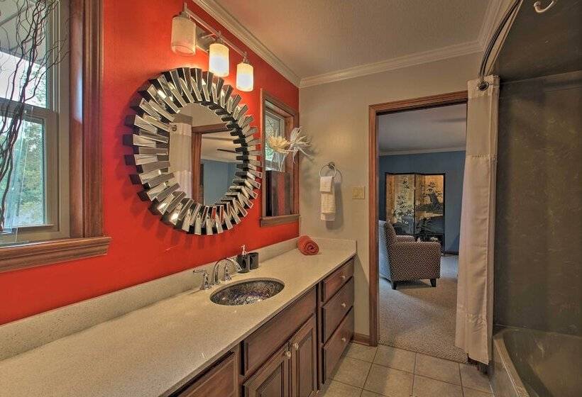 Expansive Hot Springs Retreat W/ Pool Near Casino!