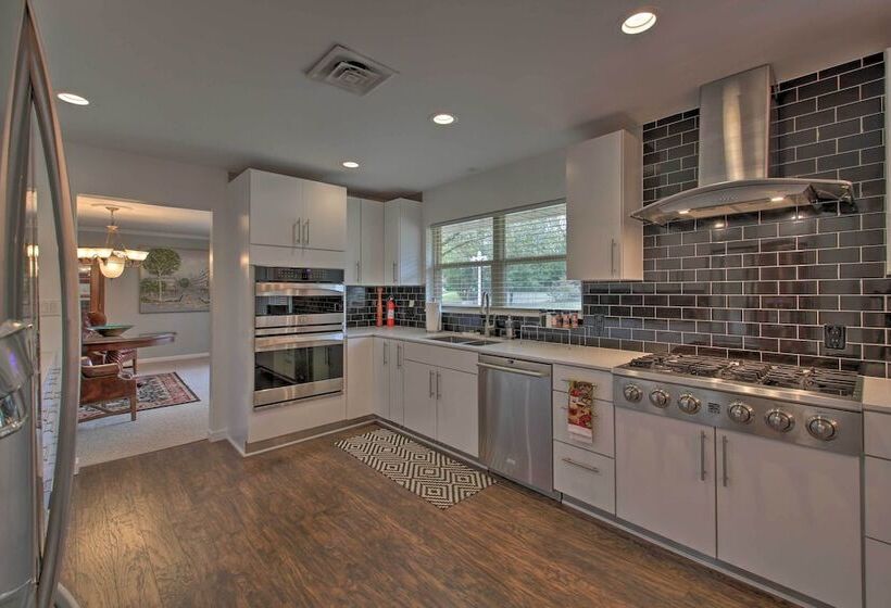 Expansive Hot Springs Retreat W/ Pool Near Casino!