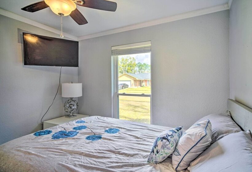 Family Friendly Baton Rouge Abode W/ Patio!