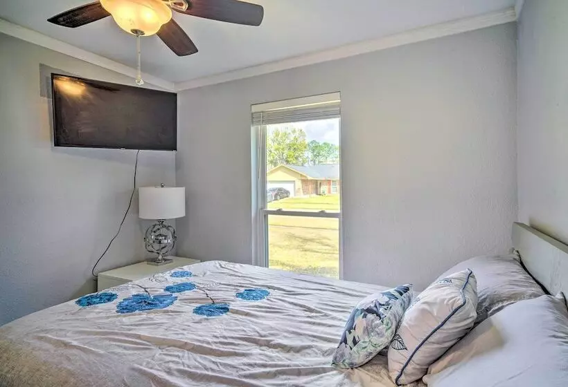 Family Friendly Baton Rouge Abode W/ Patio!