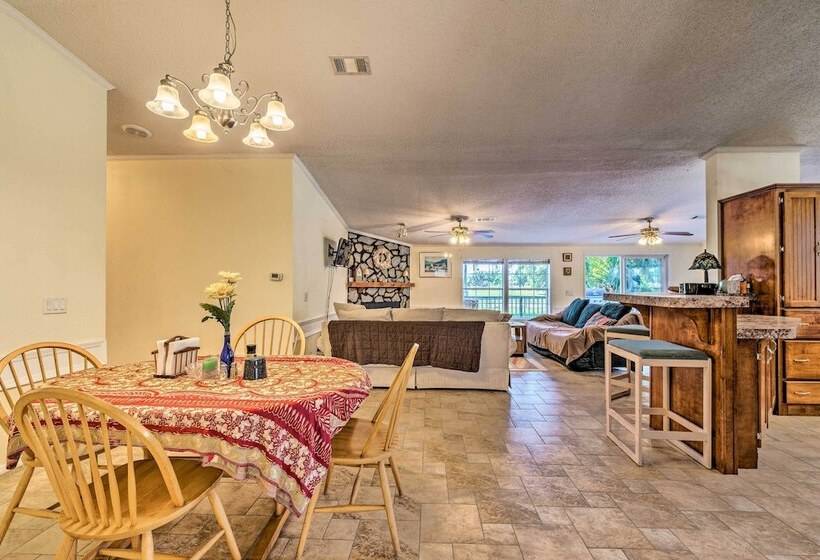 Family Friendly Home W/ Deck By Rainbow Springs!