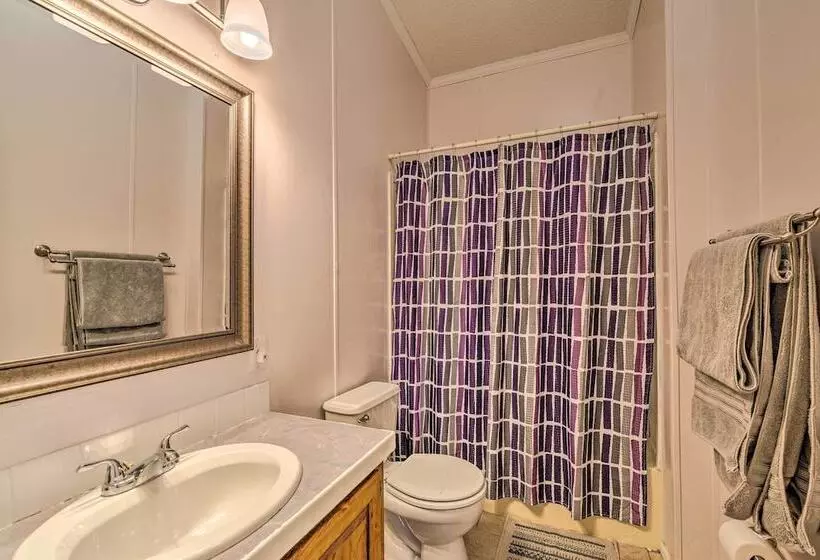 Family Friendly Home W/ Deck By Rainbow Springs!