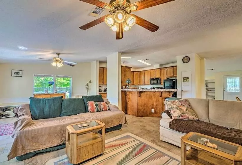 Family Friendly Home W/ Deck By Rainbow Springs!
