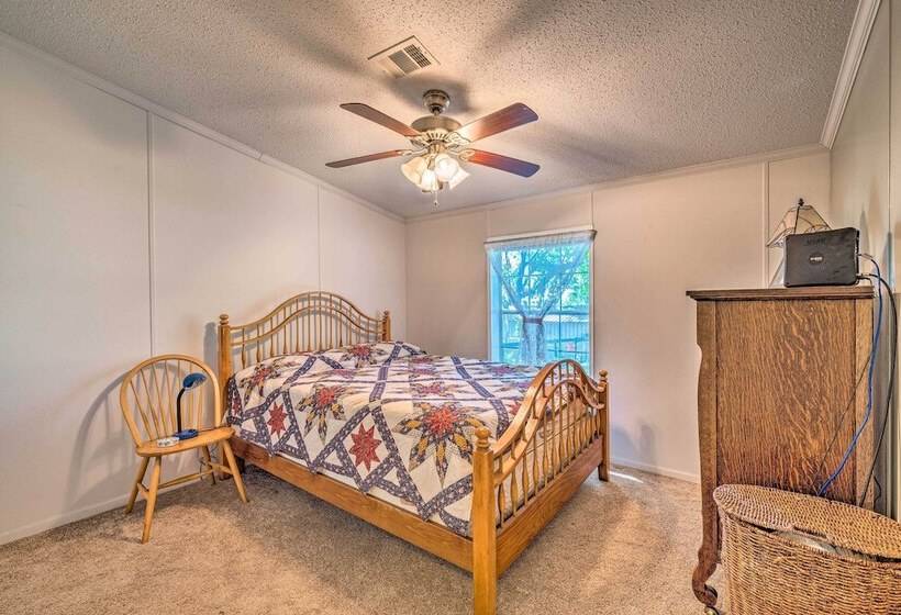 Family Friendly Home W/ Deck By Rainbow Springs!