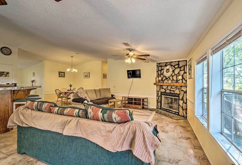 Family Friendly Home W/ Deck By Rainbow Springs!