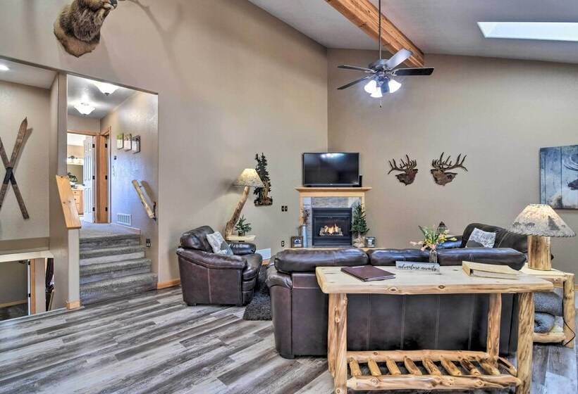 Family Friendly Home W/ Hot Tub: 1 Mi To Dtwn