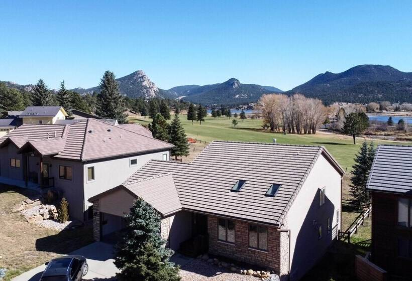 Family Friendly Home W/ Hot Tub: 1 Mi To Dtwn