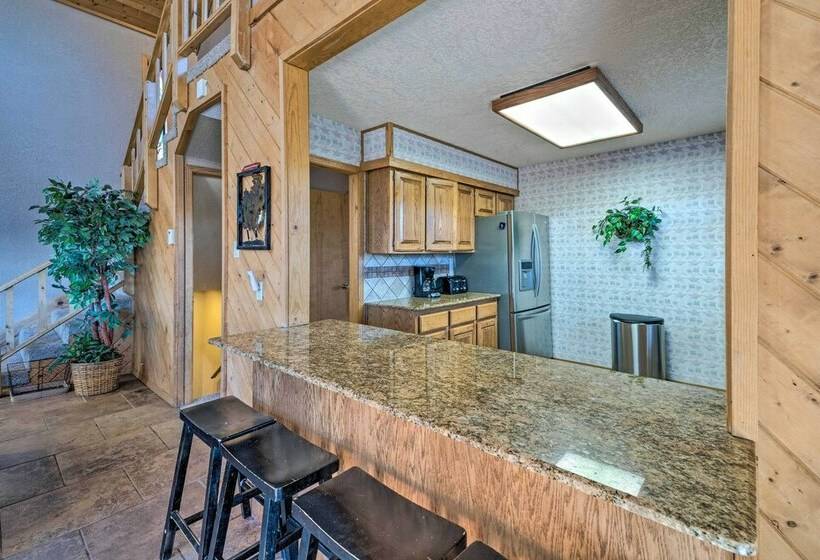 Family Retreat In Central Alto W/ Billiards Games!