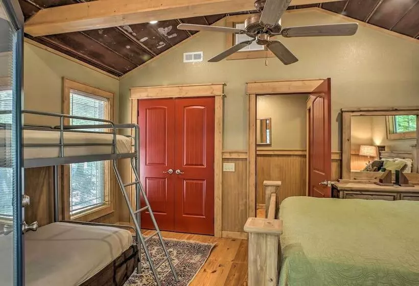 Guntersville Lake Cabin W/ 3 Fishing Ponds!