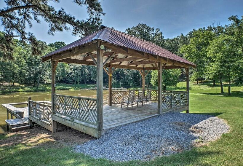 Guntersville Lake Cabin W/ 3 Fishing Ponds!