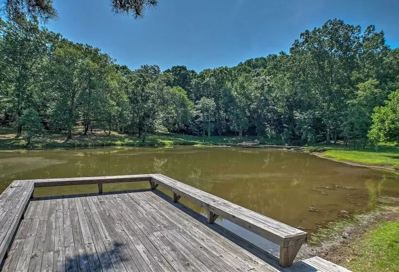 Guntersville Lake Cabin W/ 3 Fishing Ponds!