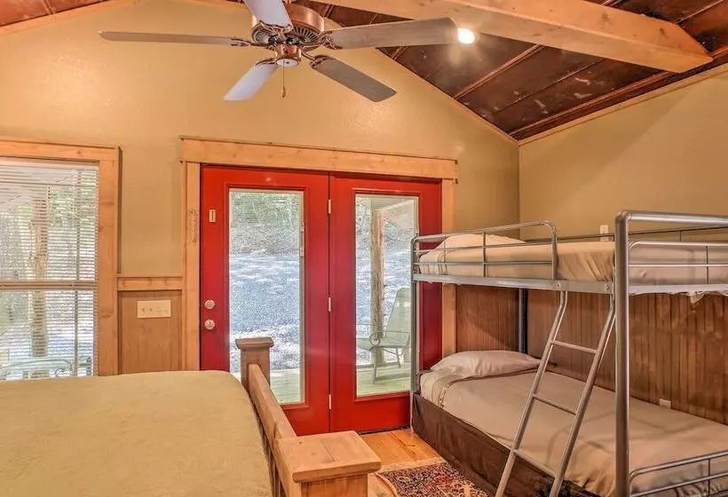 Guntersville Lake Cabin W/ 3 Fishing Ponds!