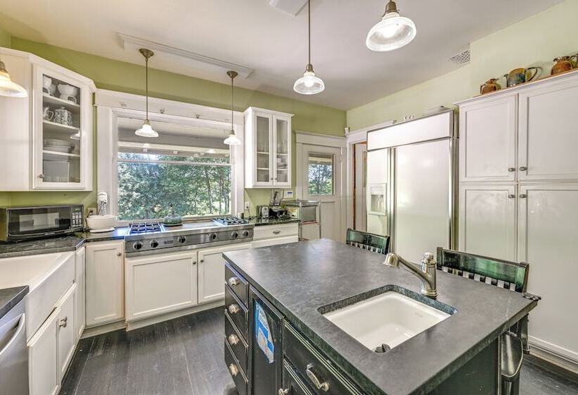 Historic Auburn House On 37 Acres W/private Lake!