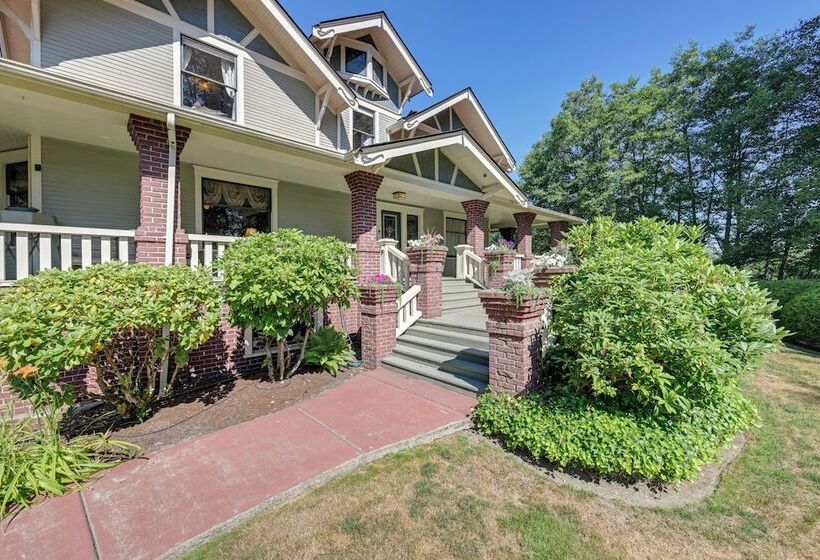 Historic Auburn House On 37 Acres W/private Lake!