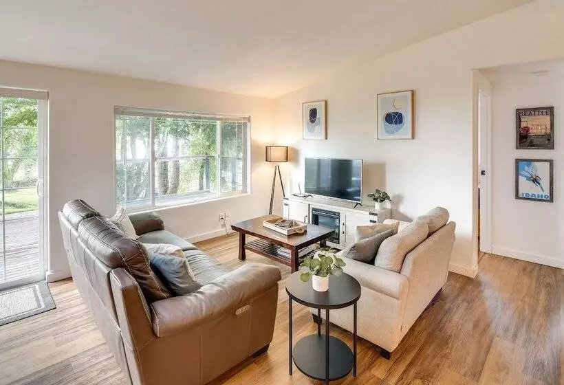 Lakefront Mount Vernon Home W/ Private Dock!