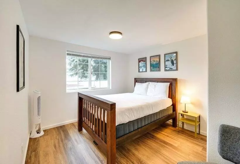 Lakefront Mount Vernon Home W/ Private Dock!