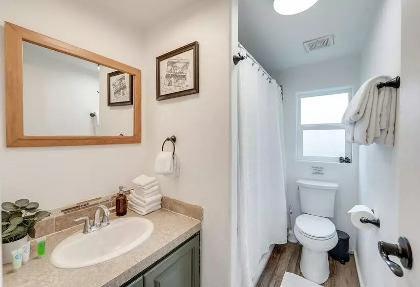 Lakefront Mount Vernon Home W/ Private Dock!