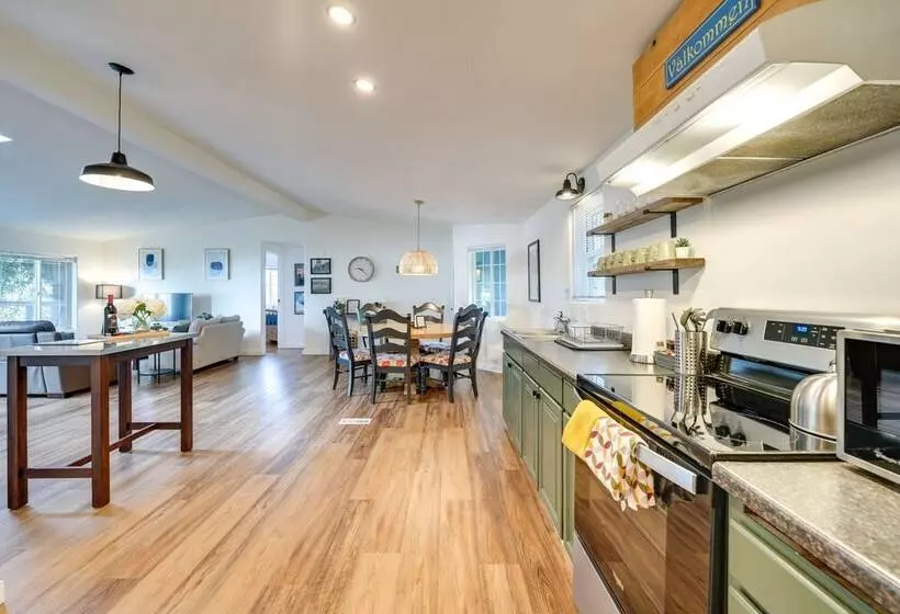 Lakefront Mount Vernon Home W/ Private Dock!