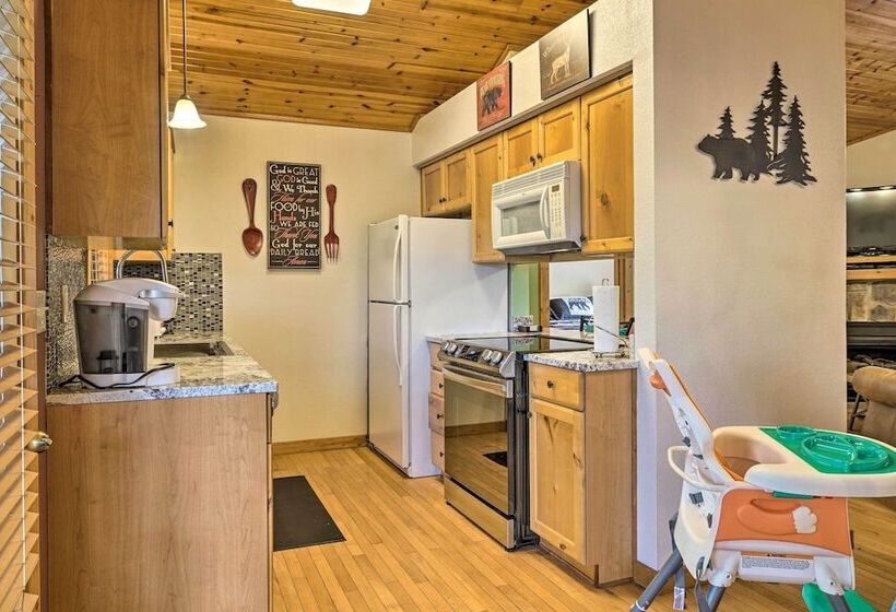 Lakeside Branson West Abode W/ Deck & Pool Access