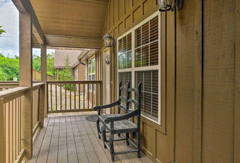 Lakeside Branson West Abode W/ Deck & Pool Access