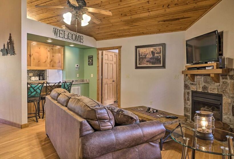 Lakeside Branson West Abode W/ Deck & Pool Access