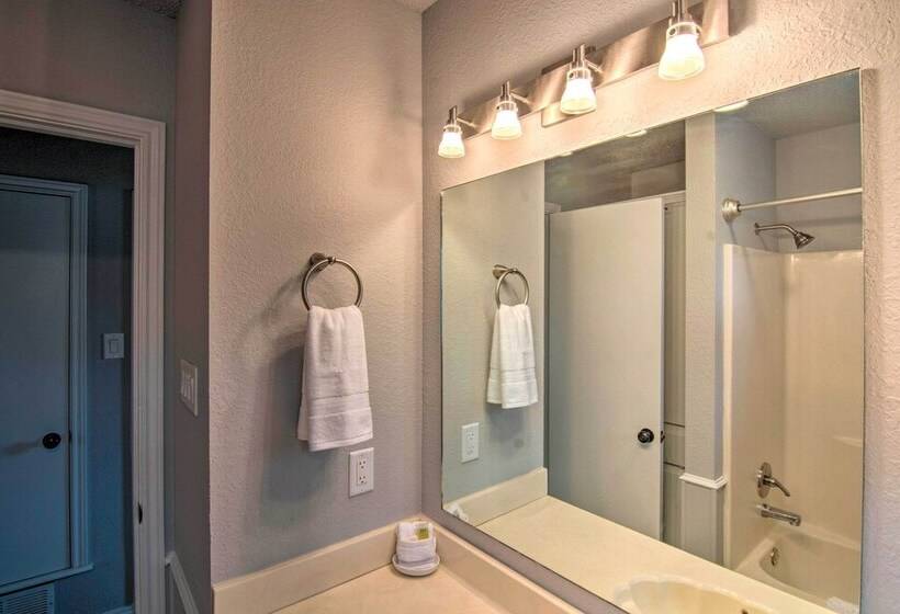 Lubbock Home W/ Backyard   6 Mi To Texas Tech