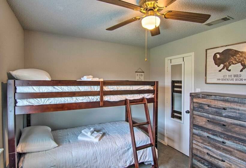 Lubbock Home W/ Backyard   6 Mi To Texas Tech