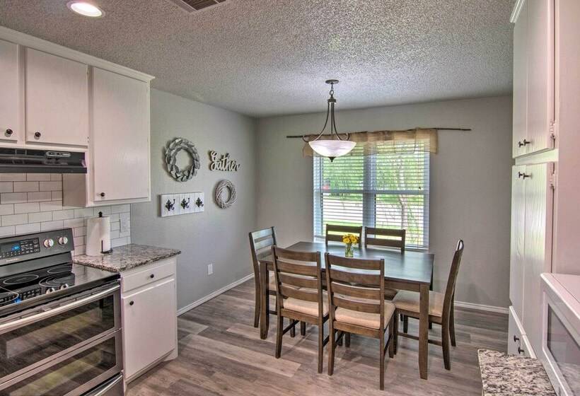 Lubbock Home W/ Backyard   6 Mi To Texas Tech