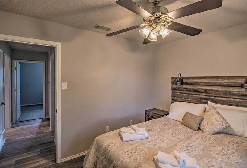 Lubbock Home W/ Backyard   6 Mi To Texas Tech