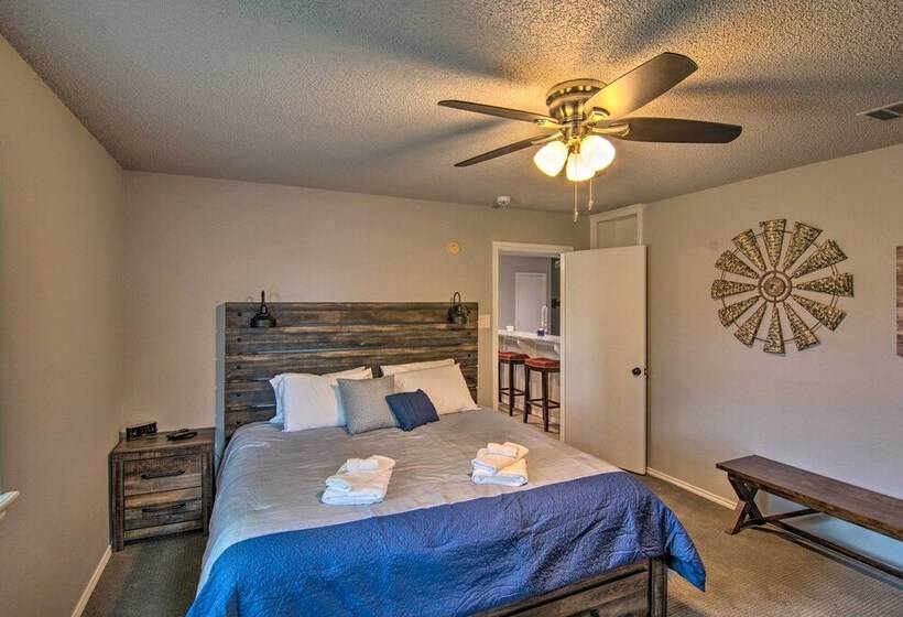 Lubbock Home W/ Backyard   6 Mi To Texas Tech