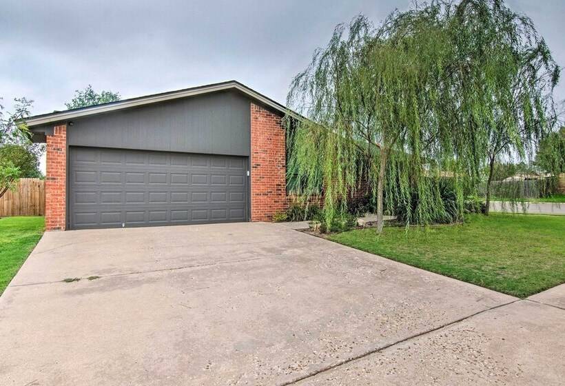 Lubbock Home W/ Backyard   6 Mi To Texas Tech