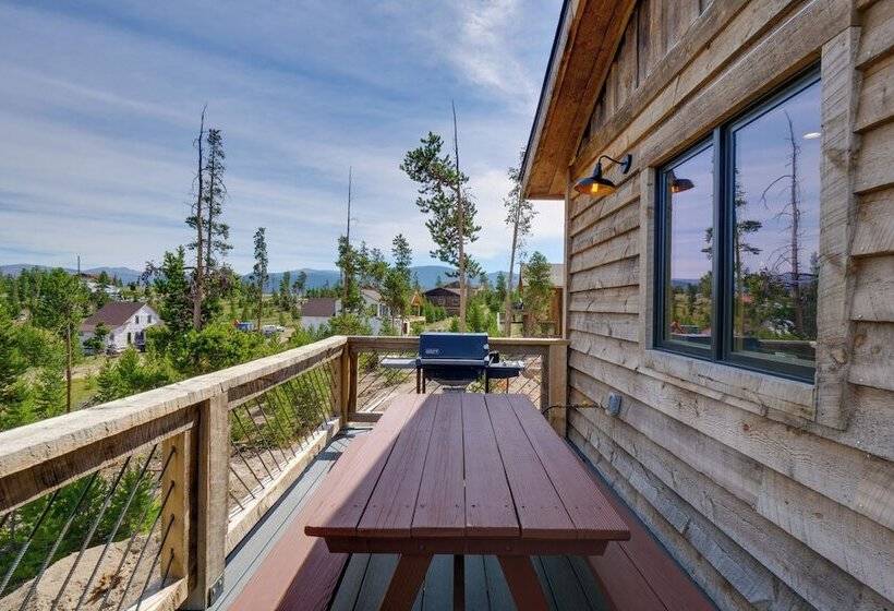 Luxe Grand Lake Cabin W/ Hot Tub & Lake Views!
