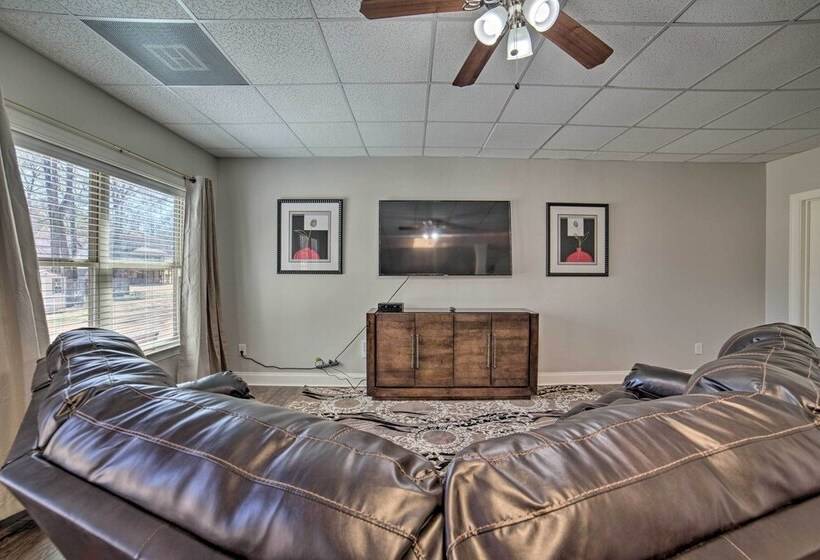 Luxe Mccalla Family Home With Game Room & Yard!