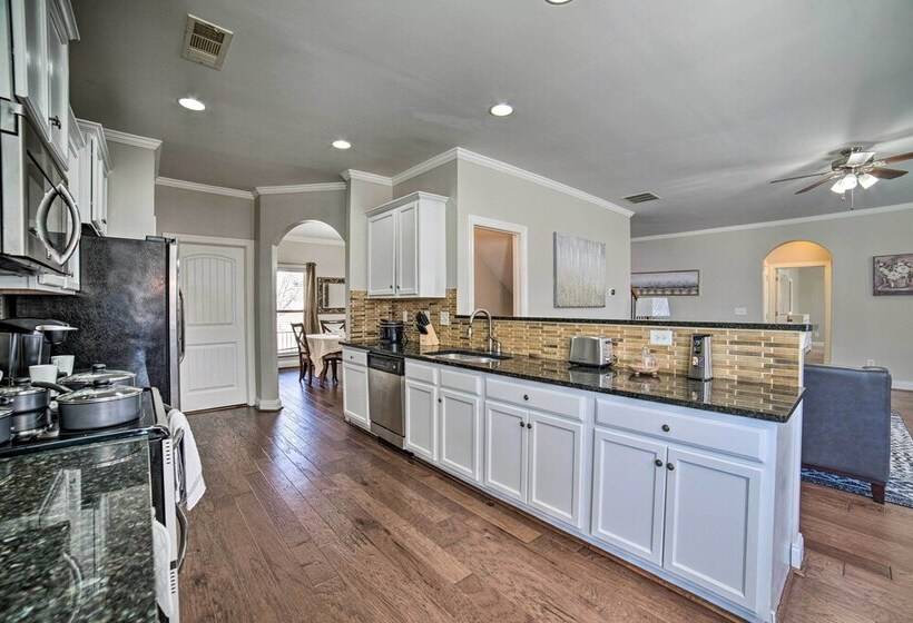 Luxe Mccalla Family Home With Game Room & Yard!