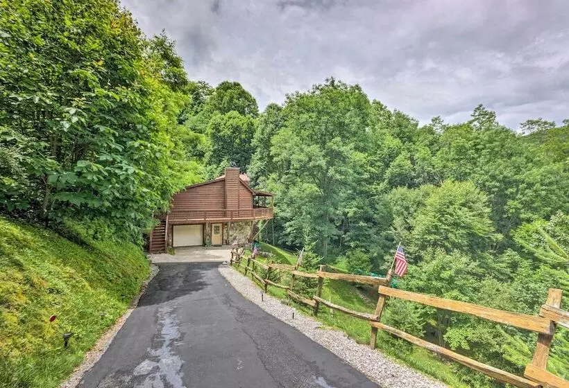 Mountain View Maggie Valley Home W/ 2 Decks!